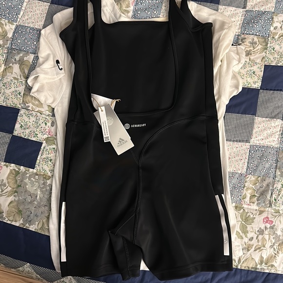 NWT ADIDAS JUMPSUIT WOMEN SHORTS SIZE SMALL - Picture 5 of 7